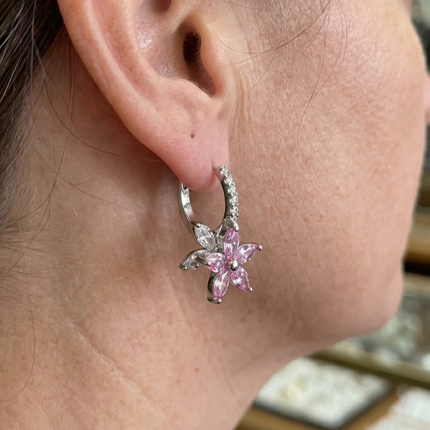 Thalia ピンク Petalburst ピアス | ホワイトゴールド
