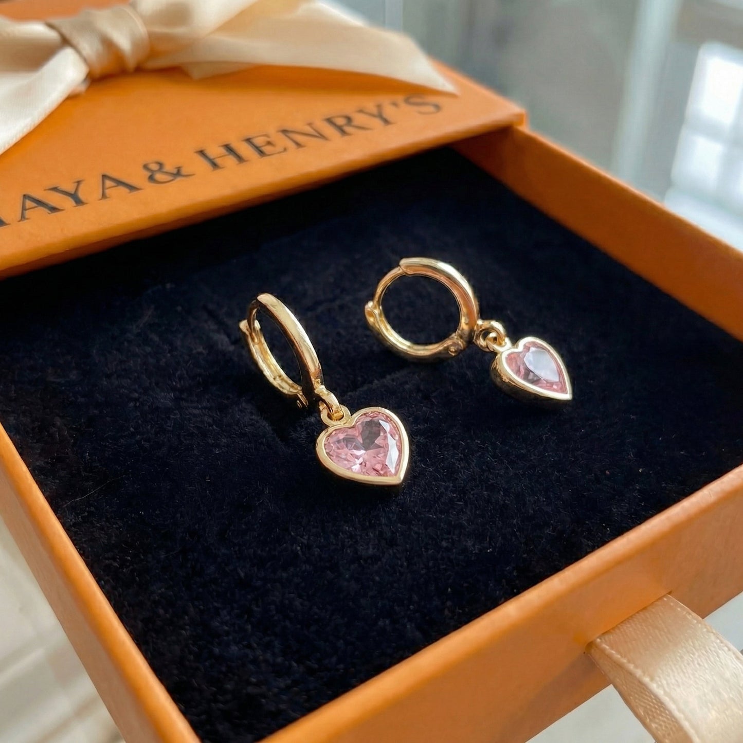 ピアス ペンダント Cupid チャーム | ゴールド